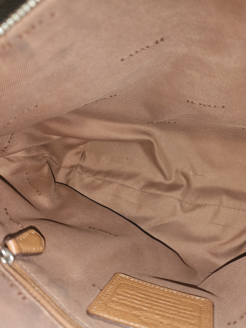 COACH CROSSBODY SHOULDER HANDBAG PEBBLED LEATHER. - Picture 10 of 12